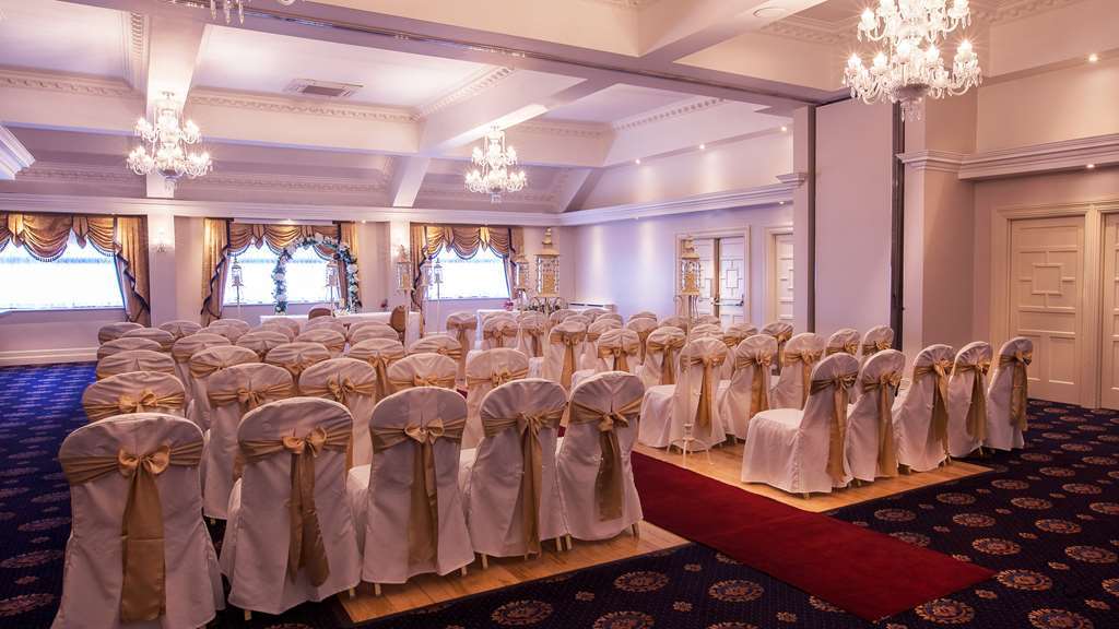 Castle Arch Hotel Trim Servis gambar